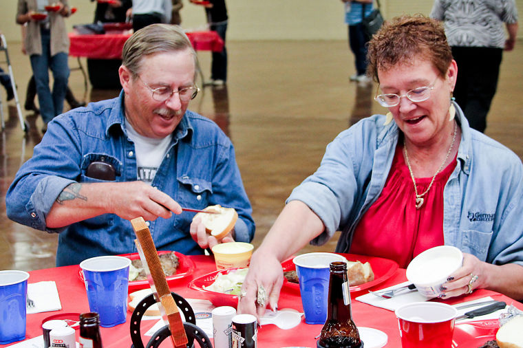 Jim Hillin and his wife, Pat, eat the Military Affairs Dinner