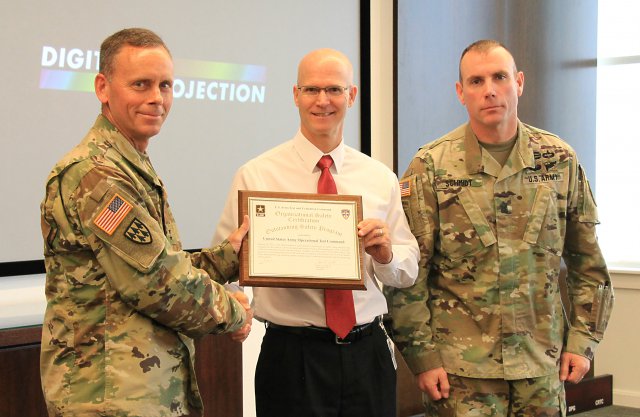 Maj. Gen. Daniel L. Karbler presents award to Mr. Robert M. Miele